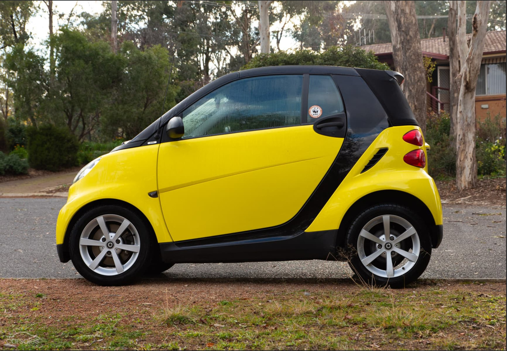 Smart Fortwo convertible yellow great looking car – Star Cars Agency